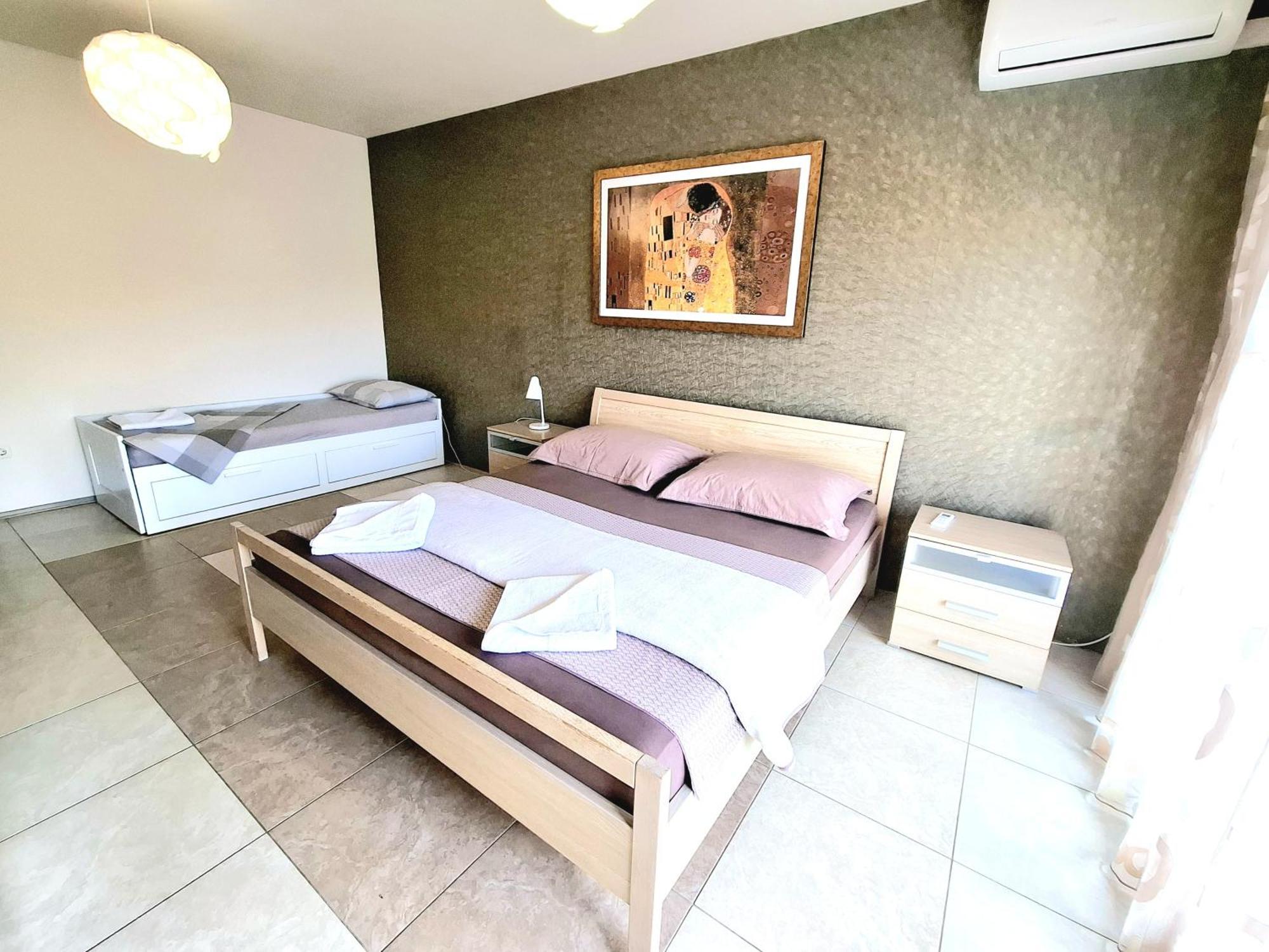 Apartment With Pool Near Split Split