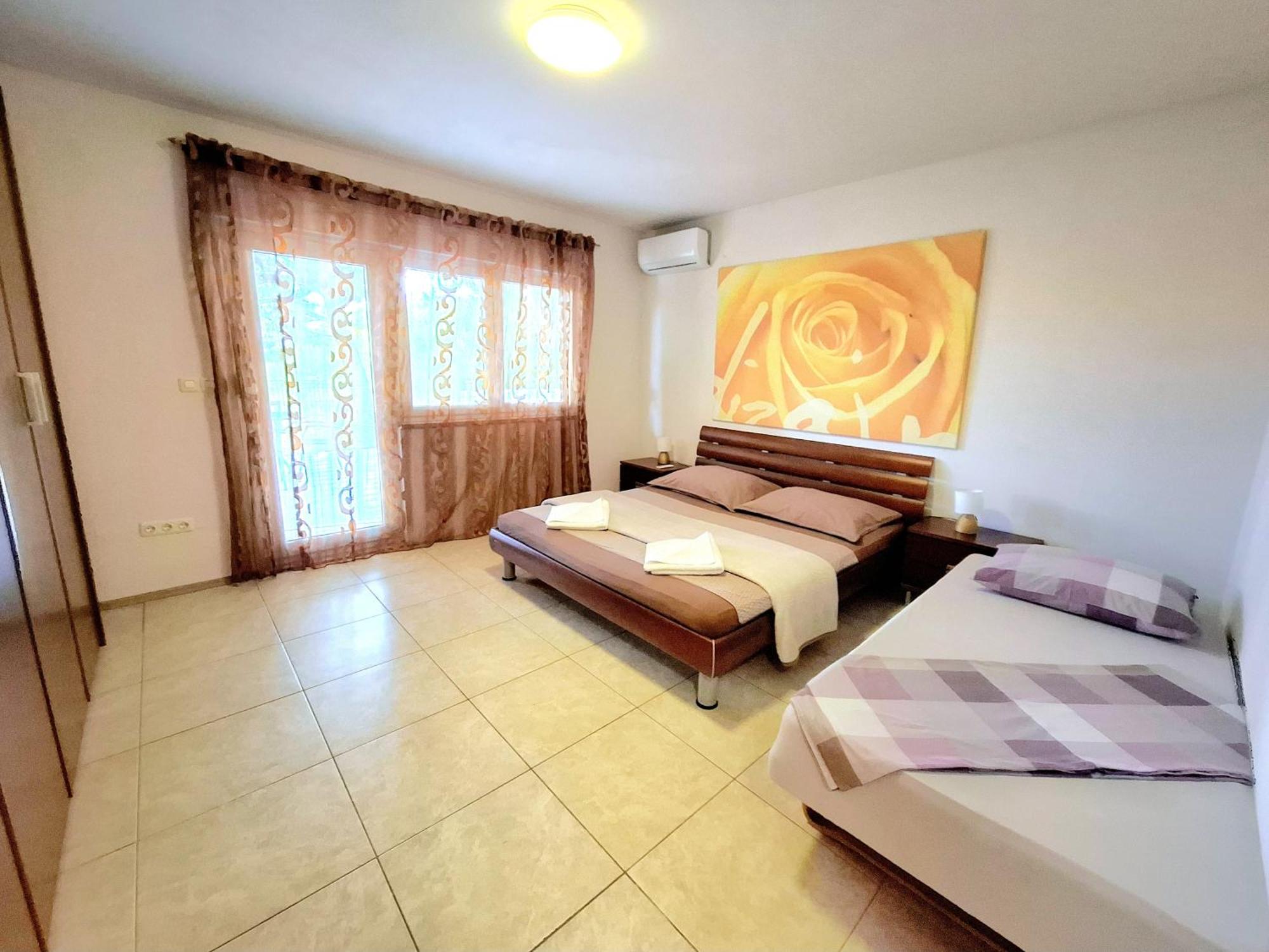 Apartment With Pool Near Split Apartment *